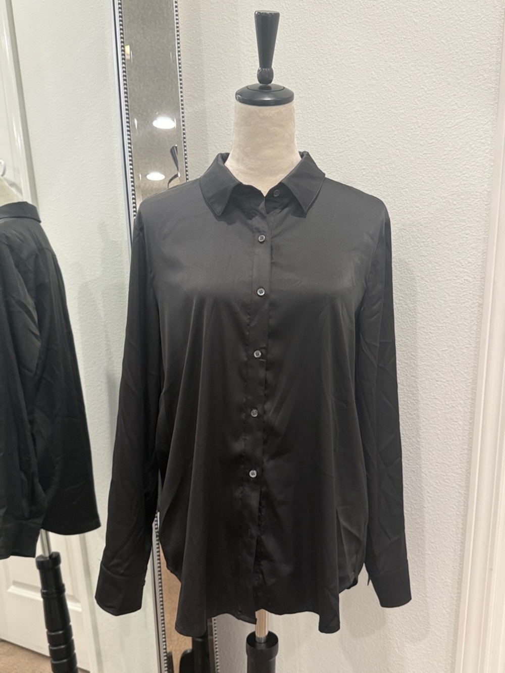 J. McLaughlin Black Button-Down Shirt